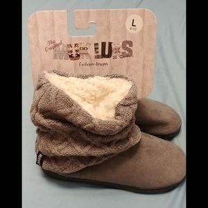 Muk Luks slipper booties